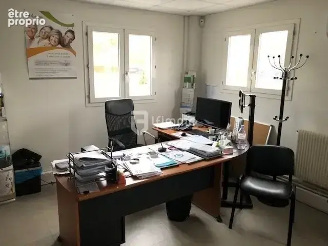 Neuilly sur Marne-Z.I.-Les Chanoux- Plateau à usage de bureaux - photo 3