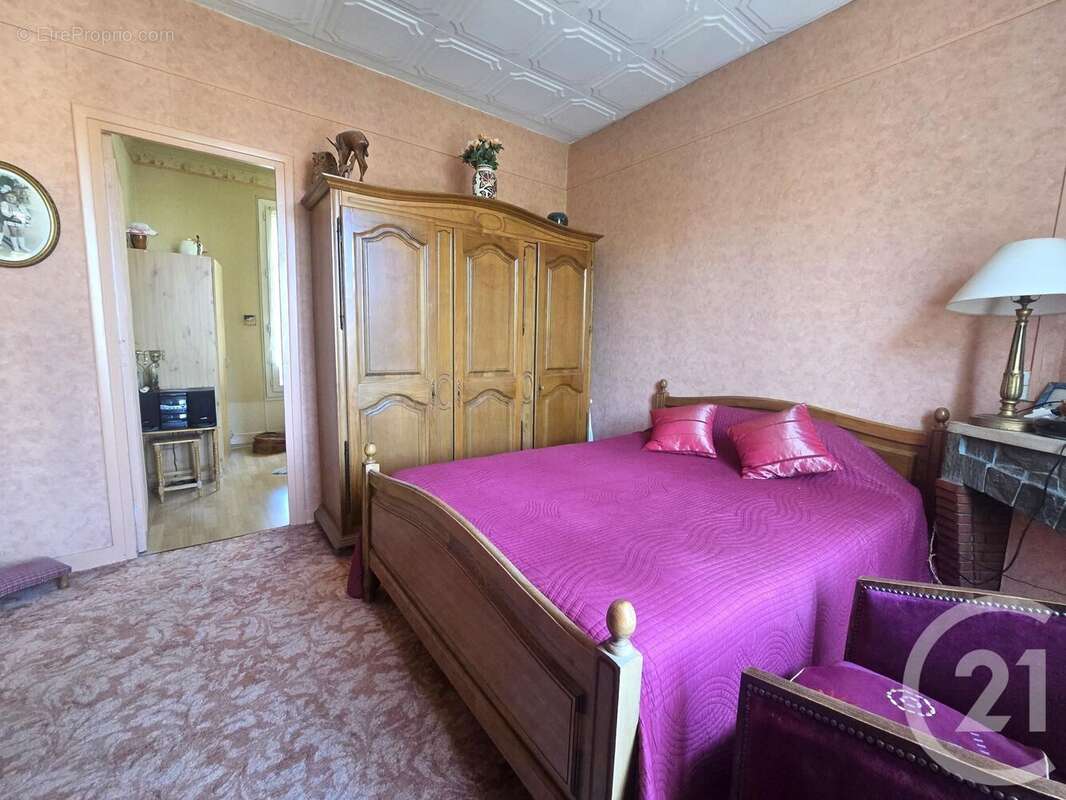 Maison à SAINT-MAUR-DES-FOSSES