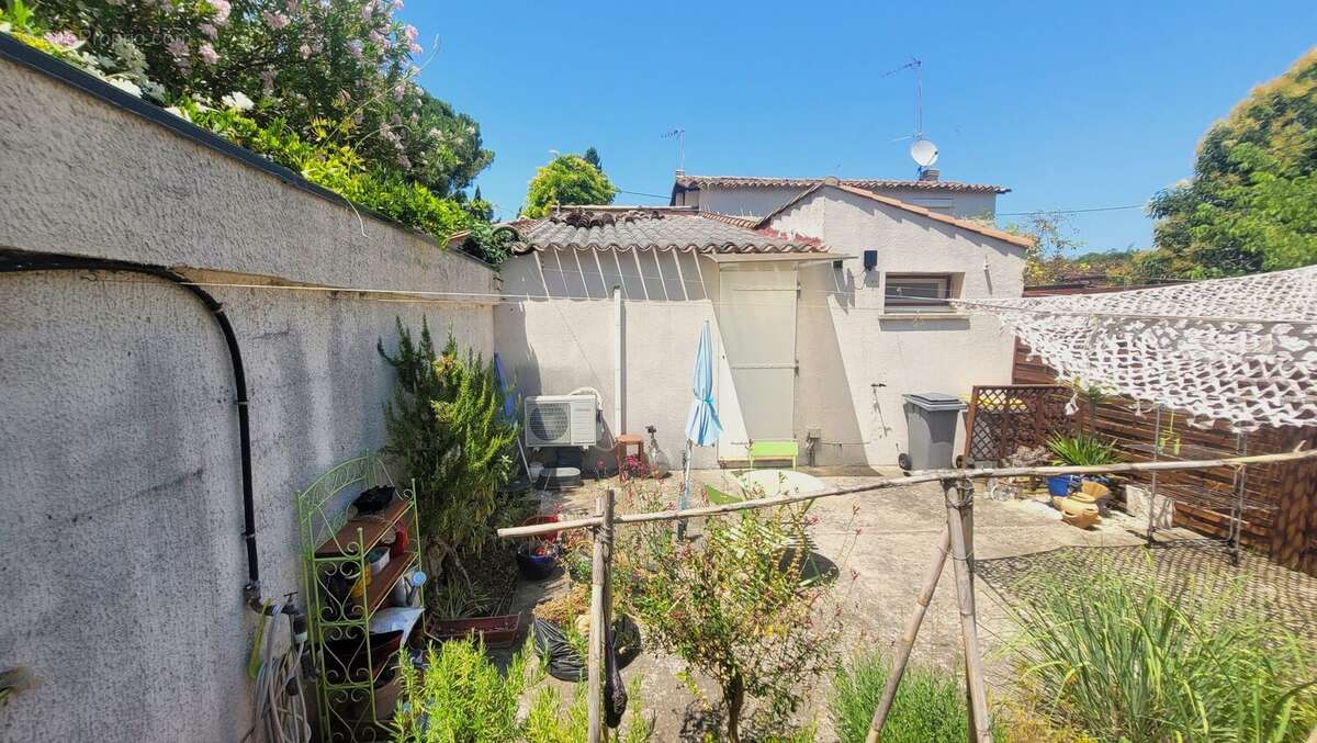 Appartement à MAUGUIO