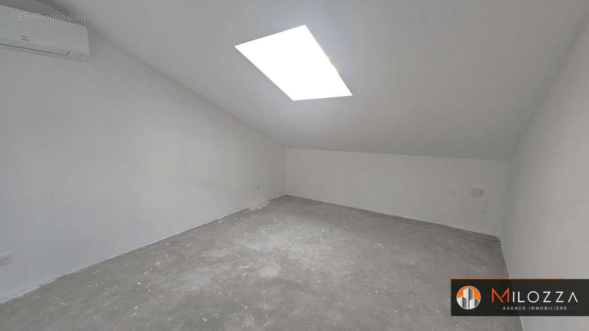 Maison rénovée DPE A, 4 chambres + bureau, terrain 1 809 m², SQF centre - photo 8
