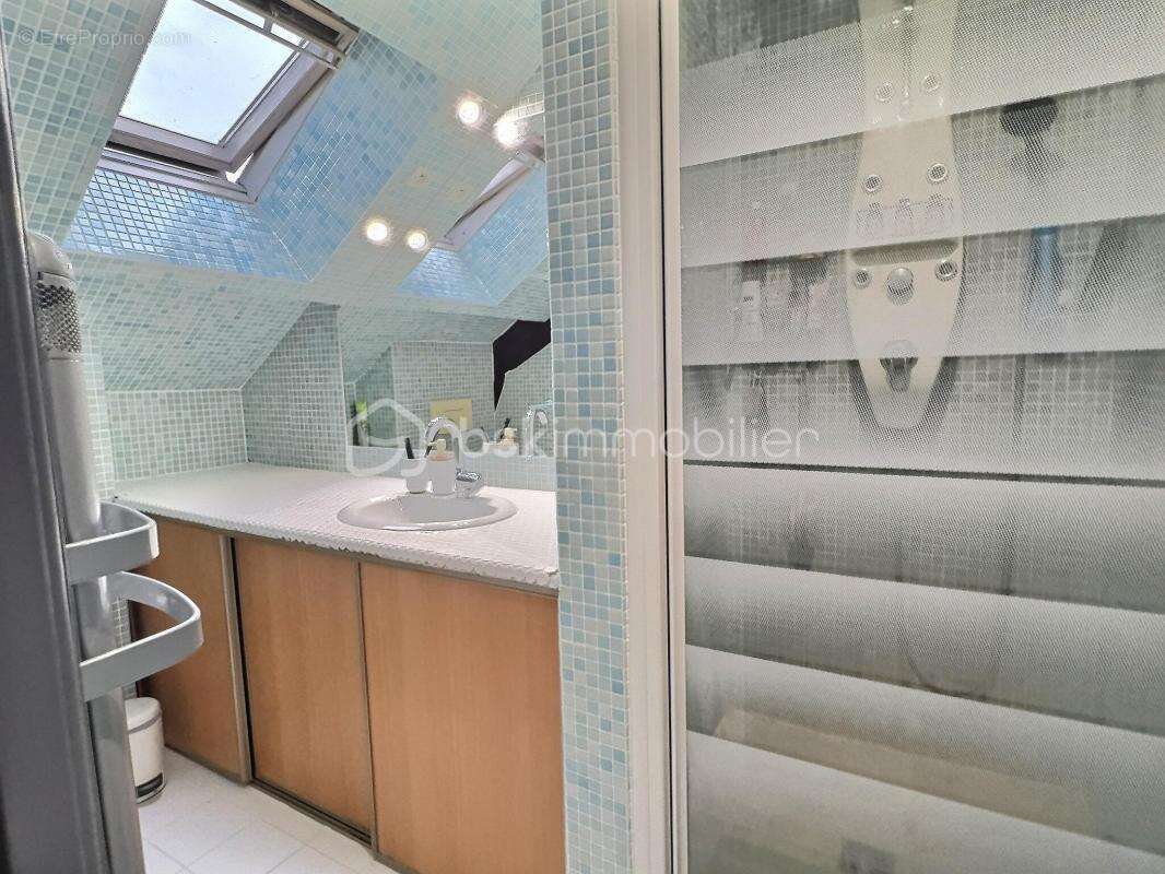 Appartement à JUZIERS