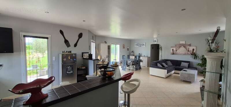 Maison à vendre 6 pièces SAINTE LIVRADE SUR LOT (47)Sainte-Livrade-sur-Lot – Belle propriété familiale sur 3 000 m² de terrain a - photo 8