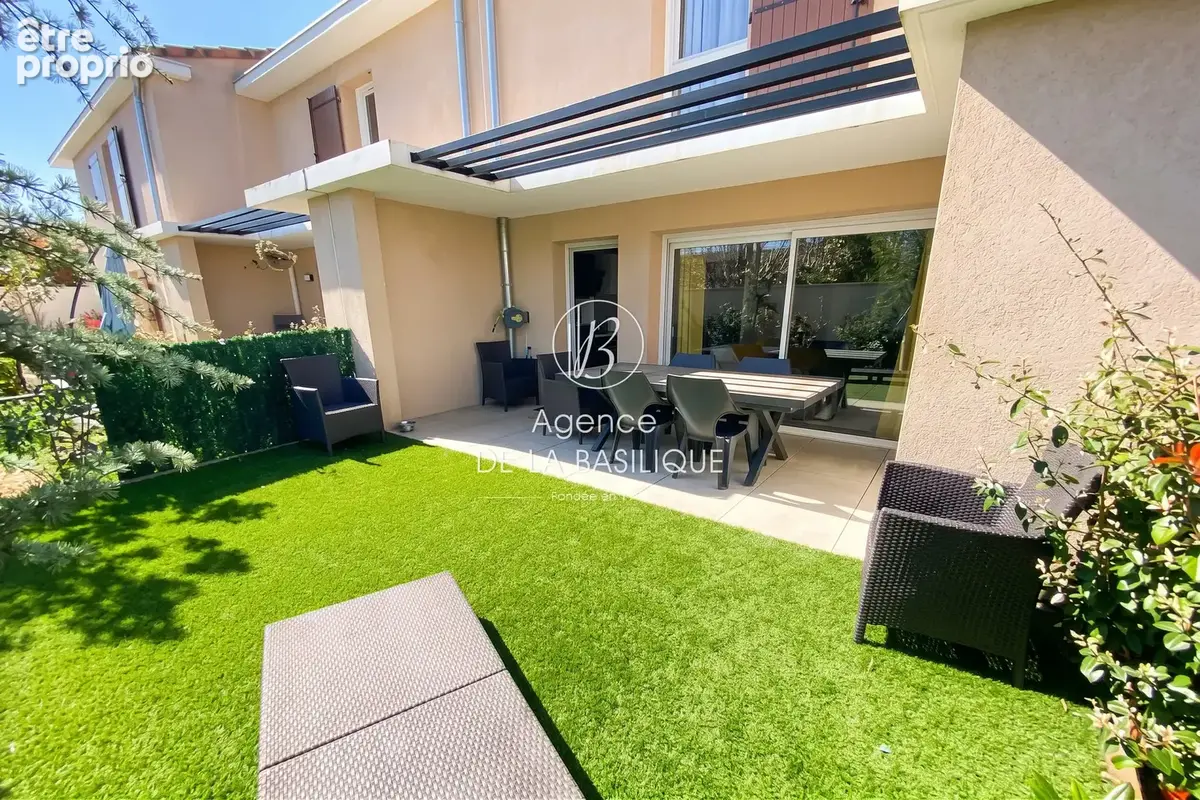 Photo Appartement à Saint-Maximin-La-Sainte-Baume au prix de 317 000€