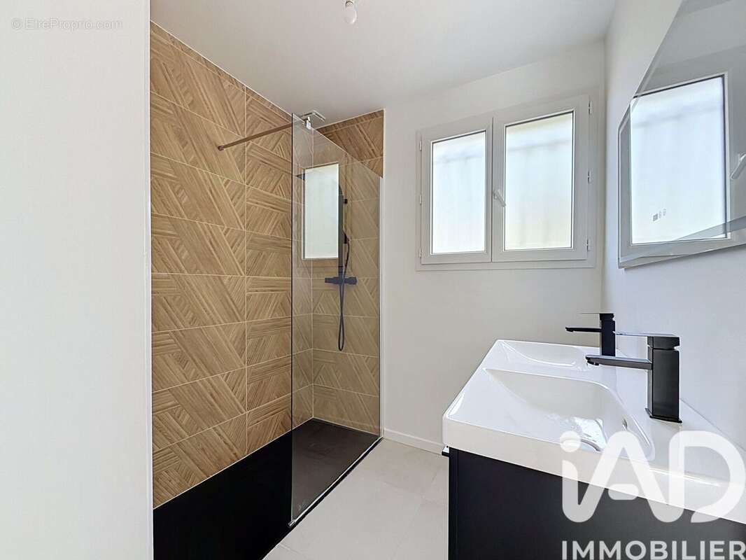 Maison 95 m² à Castelnau-De-Medoc  - photo 9