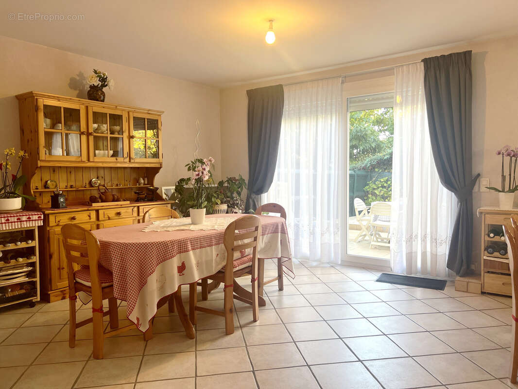 Maison à COLLONGES-SOUS-SALEVE