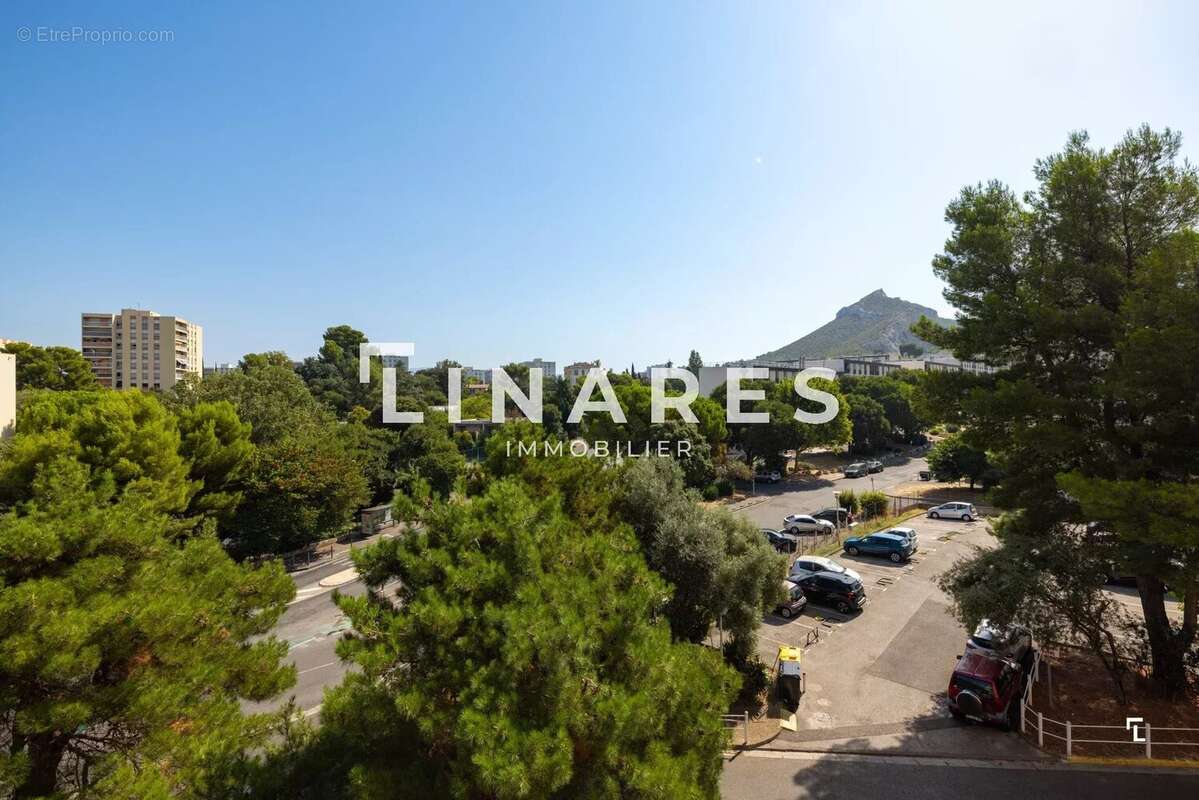 LE BELVÉDÈRE DE LA VALBARELLE - Appartement T4 de 87m² - Vue dégagée - Parking - Cave - 13010 - photo 7