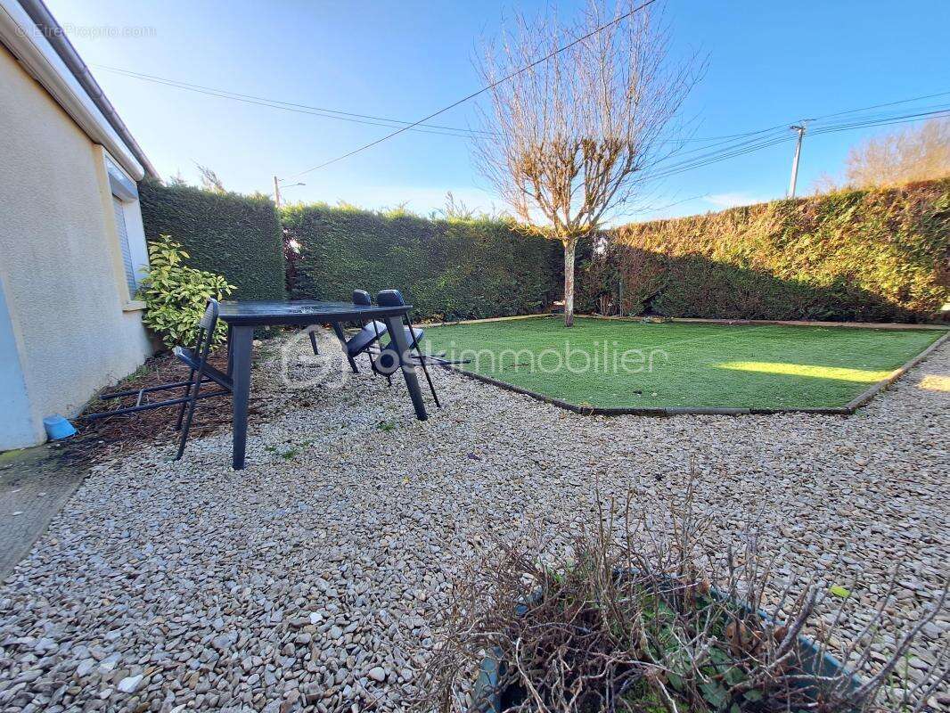 Maison à NEUVY-EN-SULLIAS