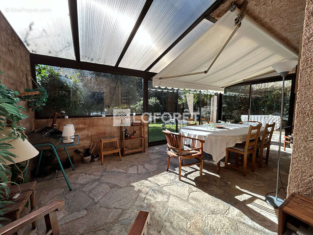 Maison à SAINT-LAURENT-DU-VAR