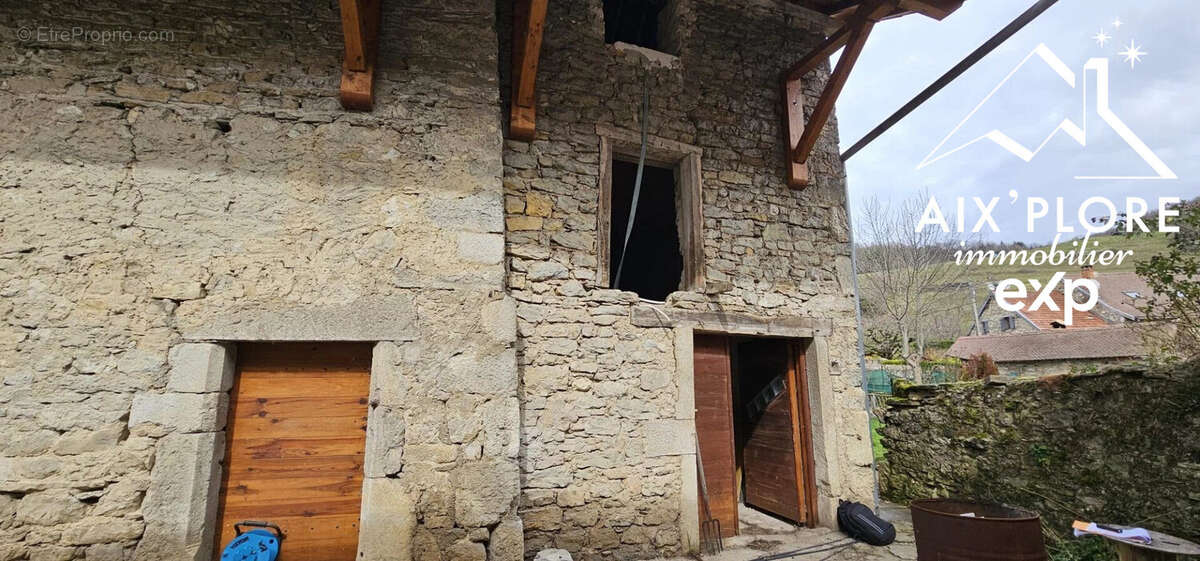 Maison à LOMPNAS