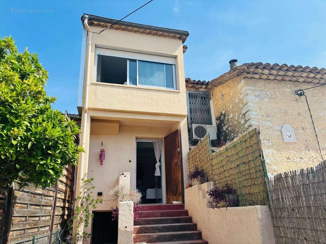 Maison à ROQUEFORT-LES-PINS