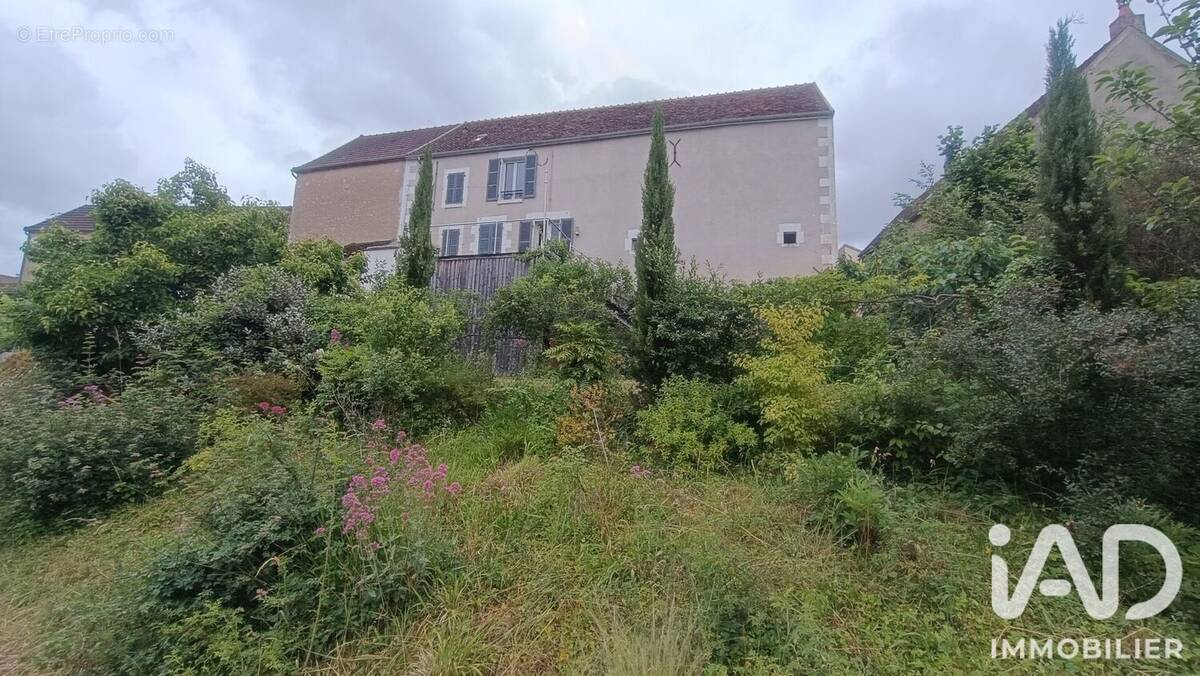 Photo 1 - Maison à MAILLY-LA-VILLE