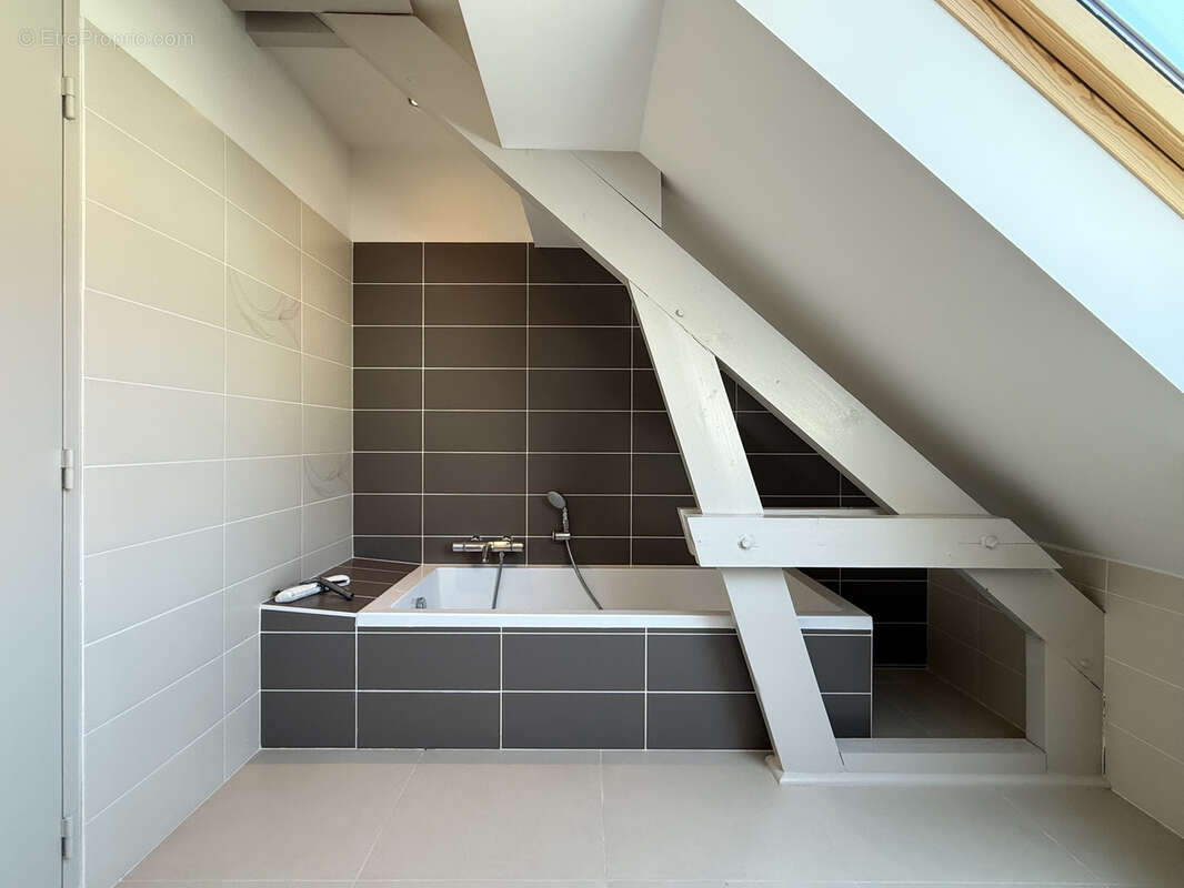 Appartement à CHATEL-SAINT-GERMAIN