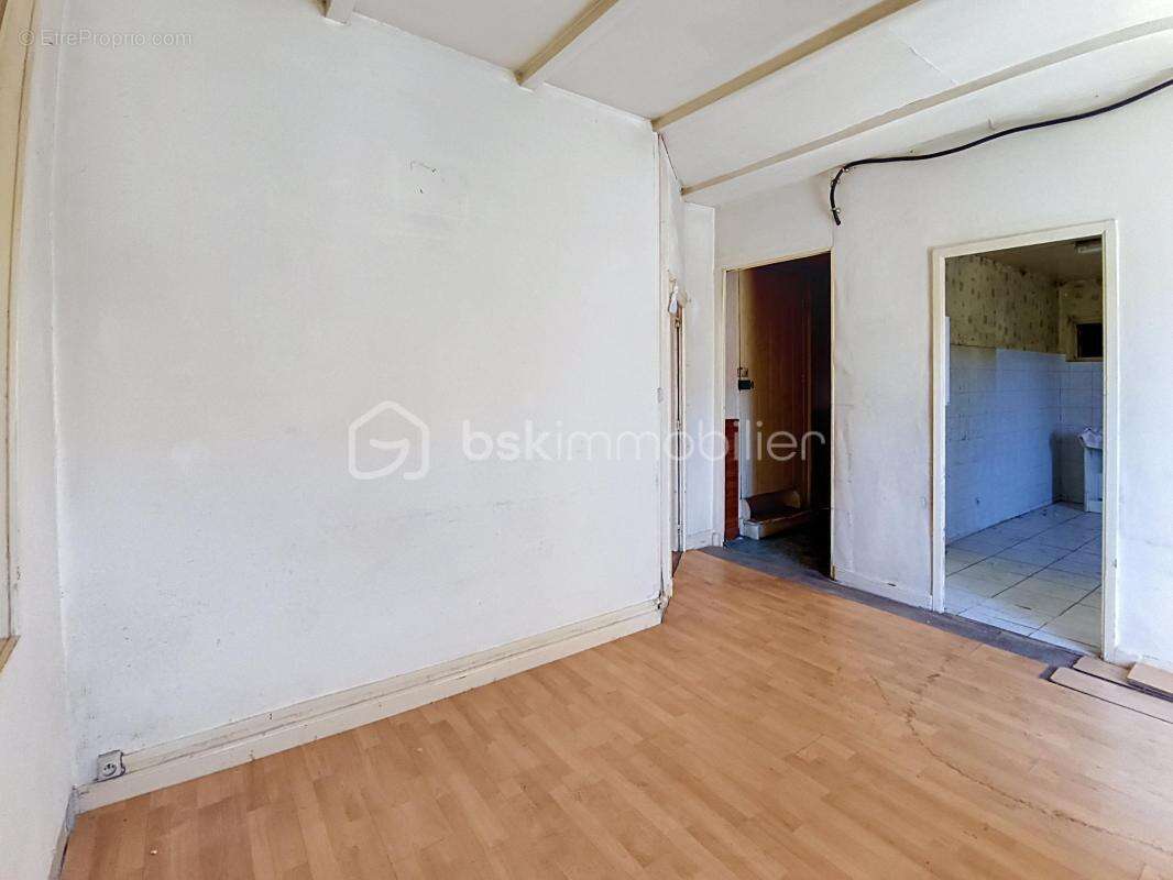 Maison a renover en deux parties avec terrain - photo 16