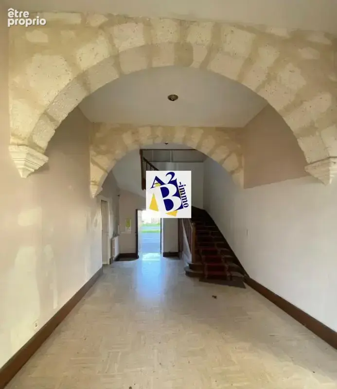Maison de 300 m2 à ANGOULEME en hôtel particulier remarquable - photo 4