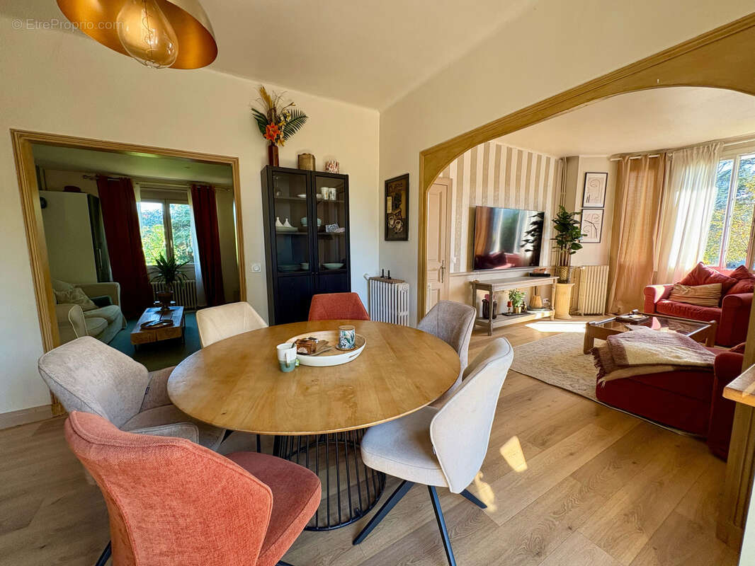 Maison à TERRASSON-LAVILLEDIEU