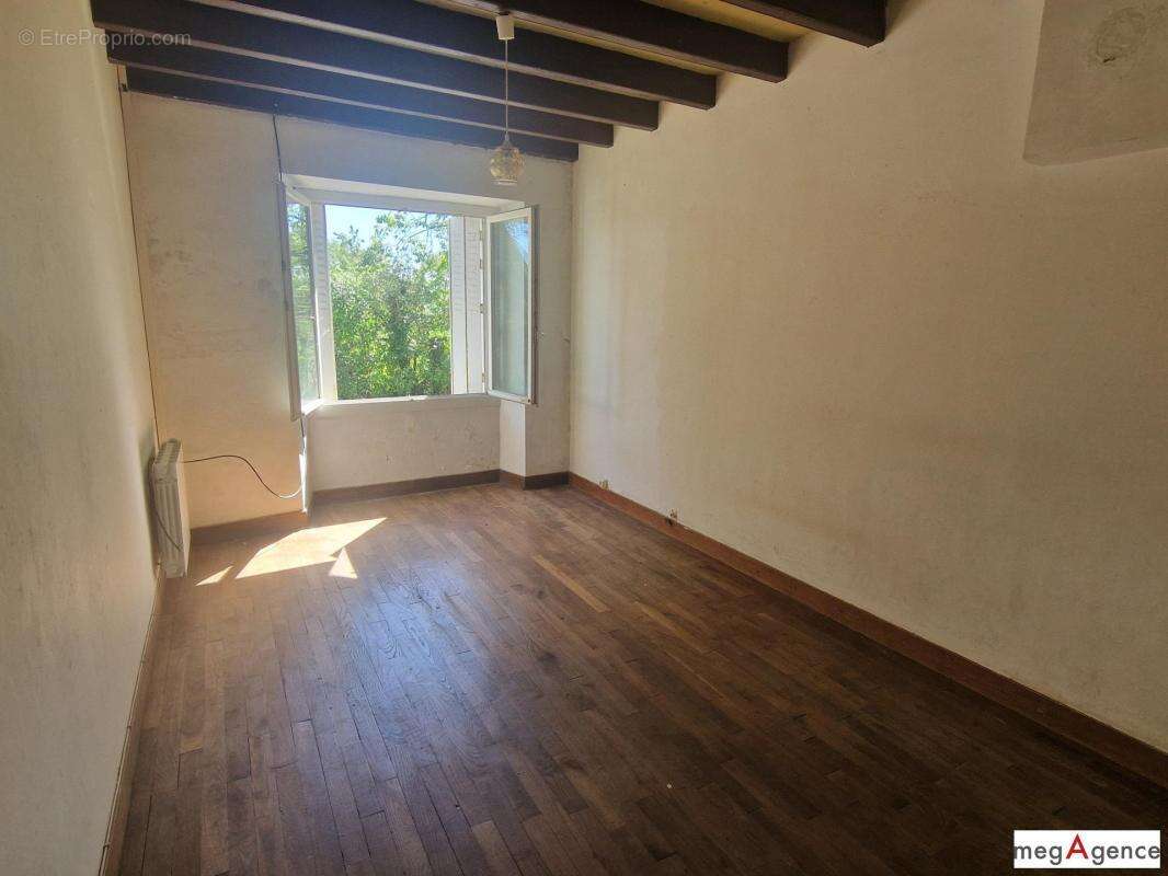 Maison - dépendance - Terrain 2390 m² - Bâtiment de 300 m² - idéal jardin - photo 5