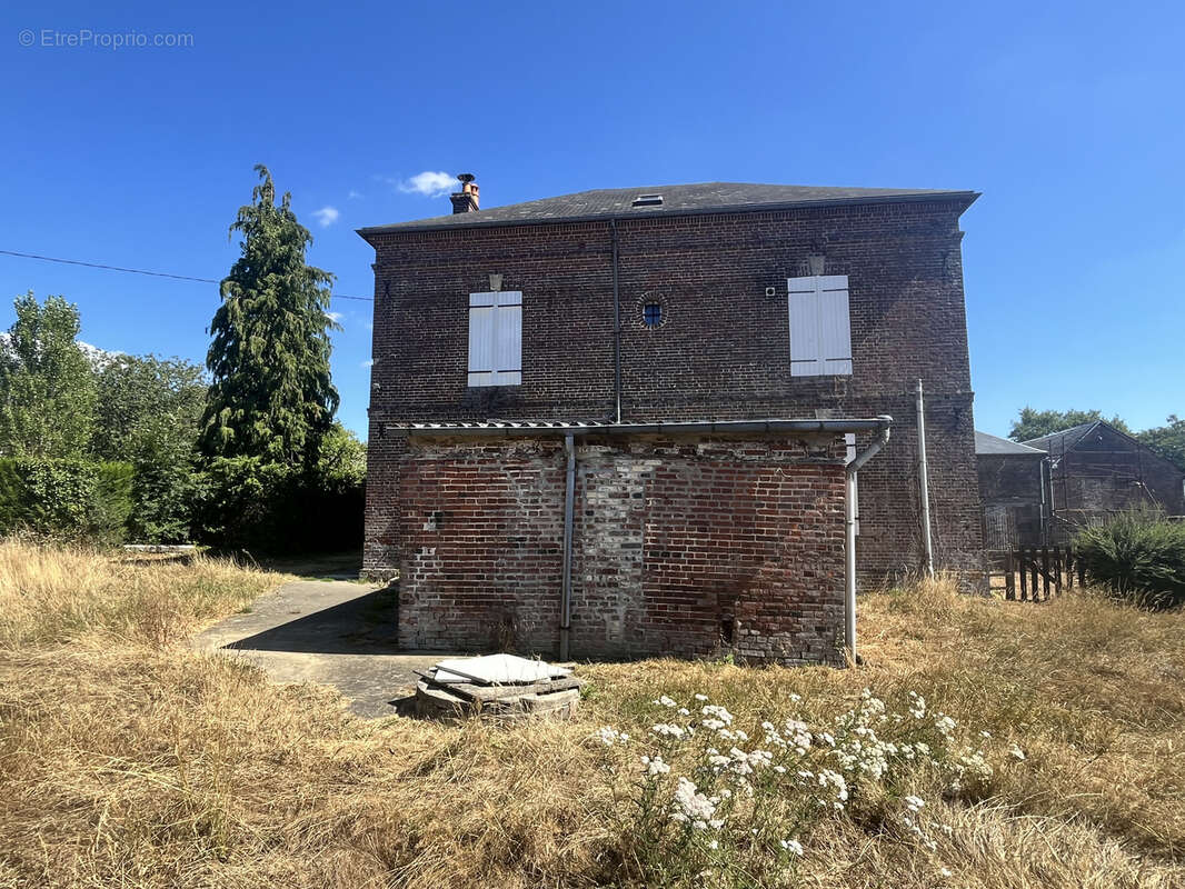 Maison bourgeoise en briques avec dépendance, jardin 1900m2 et fort potentiel- Proche VIMOUTIERS - photo 26