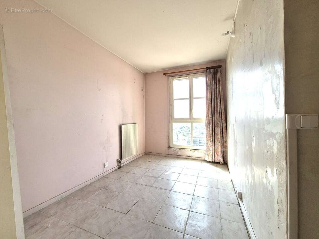 Appartement 70 m² à Noisy-Le-Grand  - photo 7