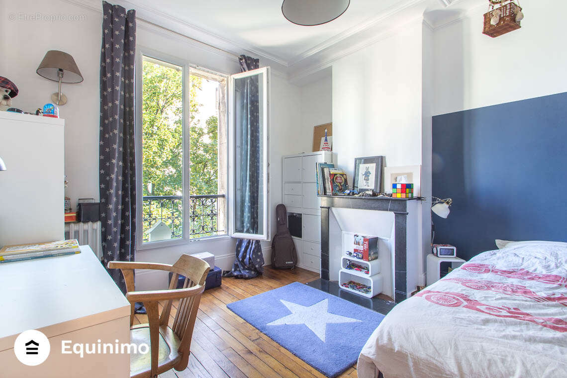 Appartement à PARIS-16E