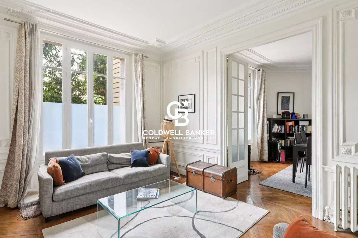 Appartement à PARIS-16E