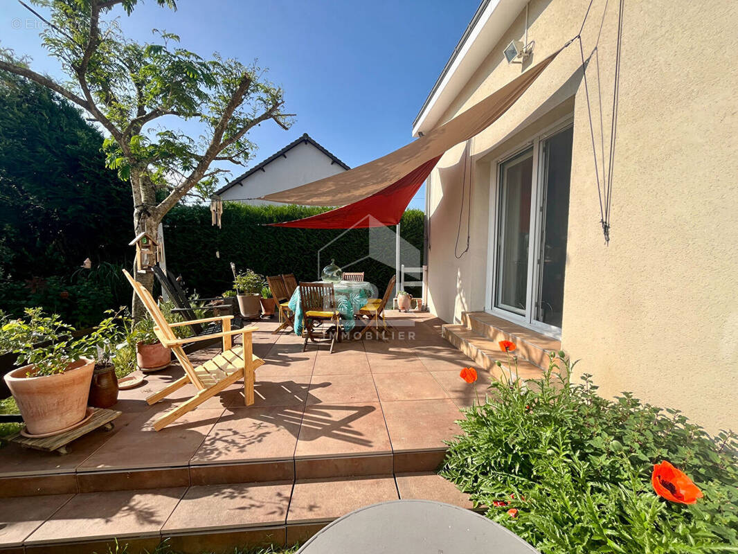 Maison à LA CHAPELLE-SAINT-AUBIN