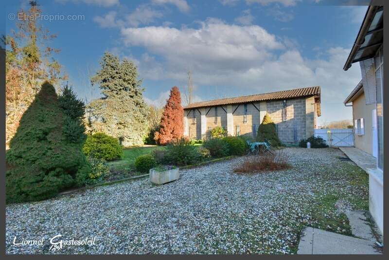 Maison à PINEUILH