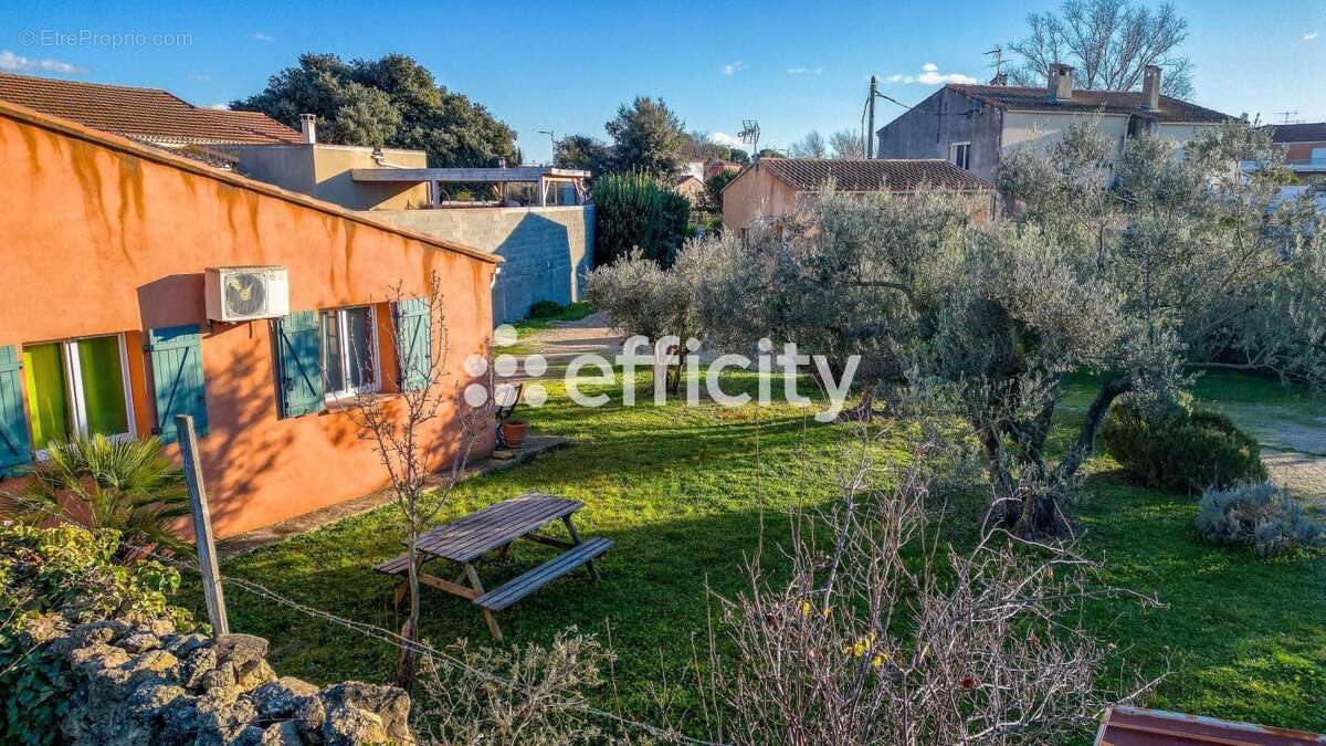 Maison 40 m² à Miramas  - photo 3