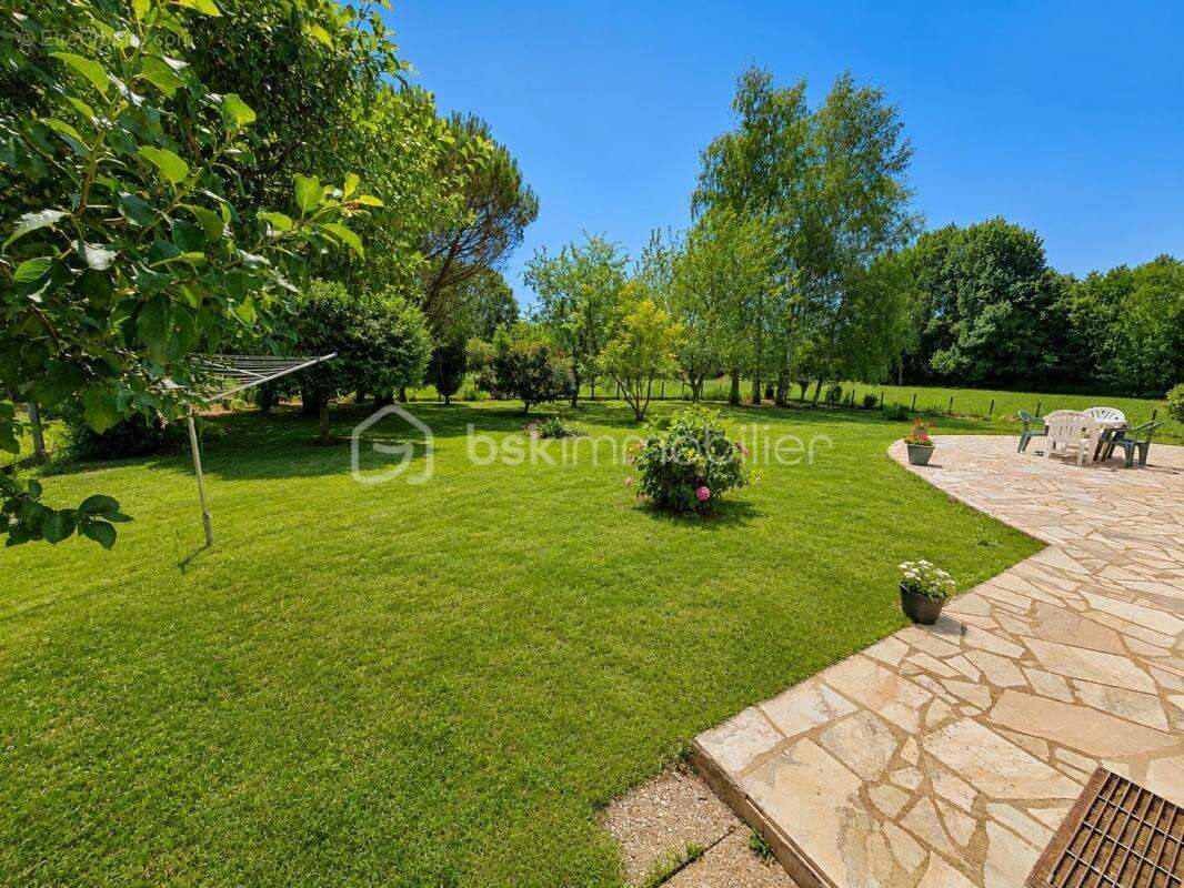Maison 6 pièces – 143 m² – 4 chambres – Parc paysager de 1 700 m² - photo 18