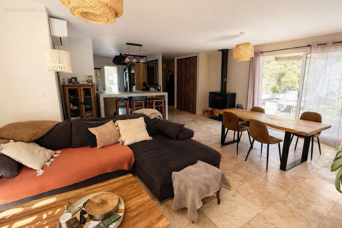 Maison à MEYRARGUES