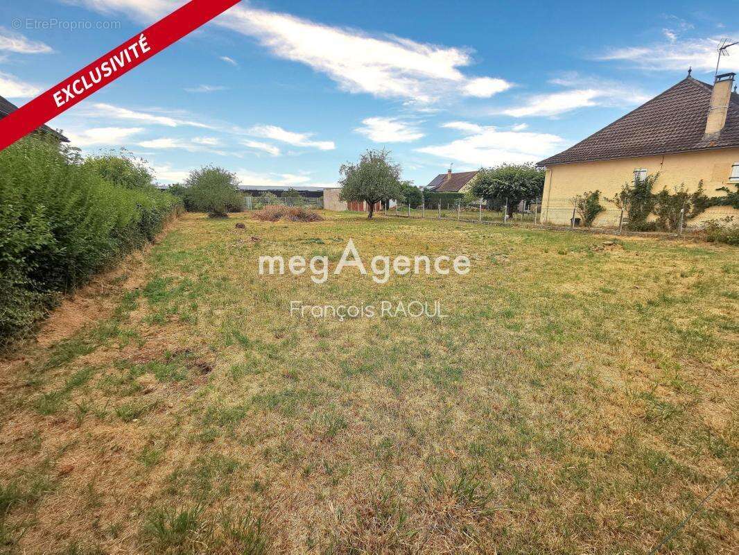 Terrain à BIARS-SUR-CERE