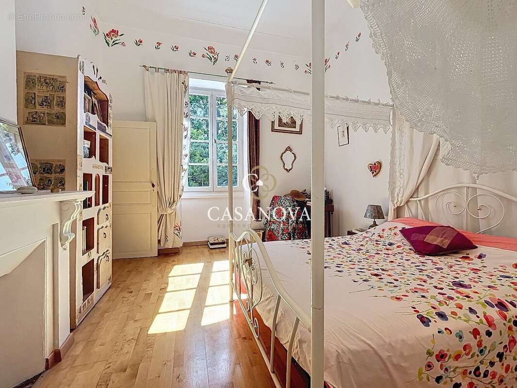 Appartement en duplex de 106 m² avec charme de l'ancien - photo 5