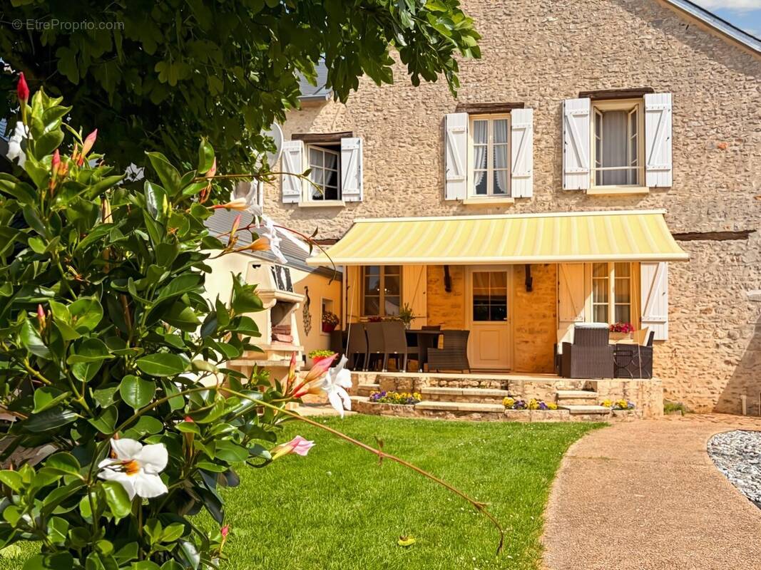 Maison à PUSSAY