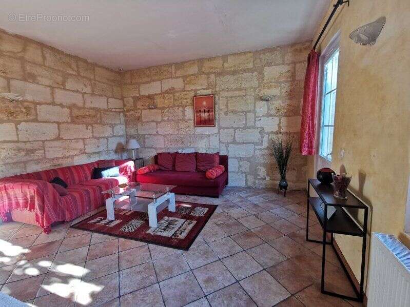 Maison à AMBARES-ET-LAGRAVE