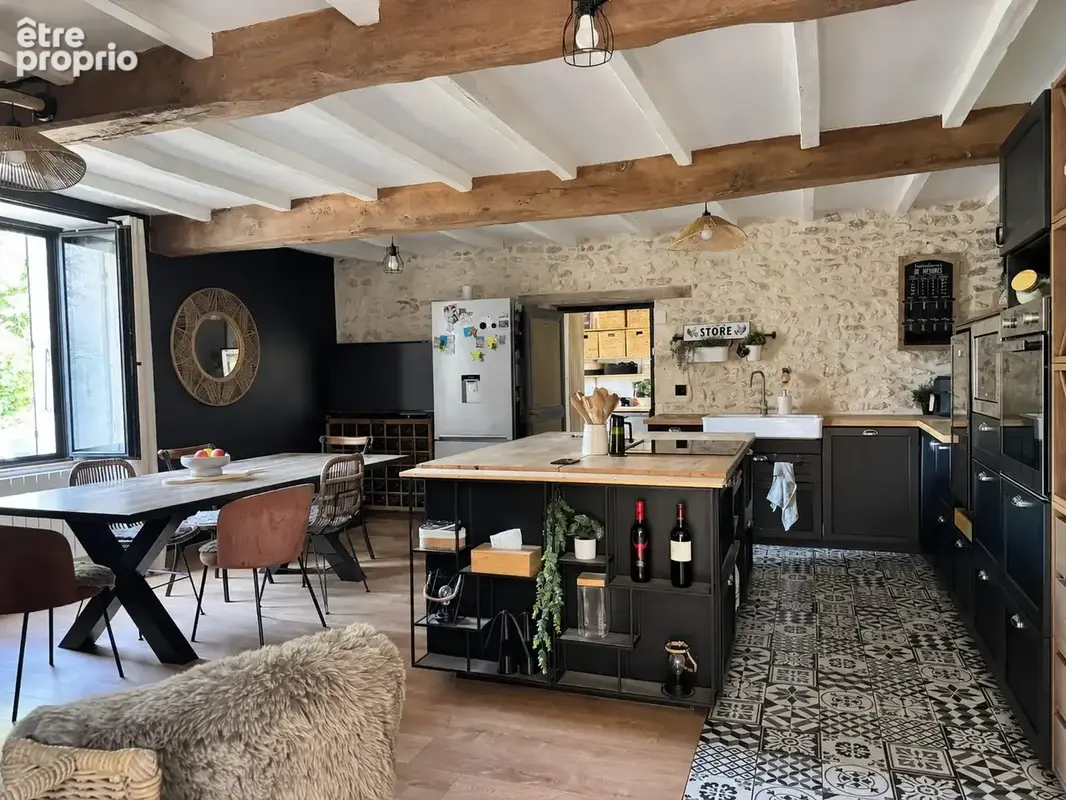 Maison 210 m² à Corme-Ecluse  - photo 6