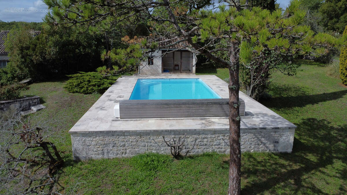 Maison à MONTAIGU-DE-QUERCY