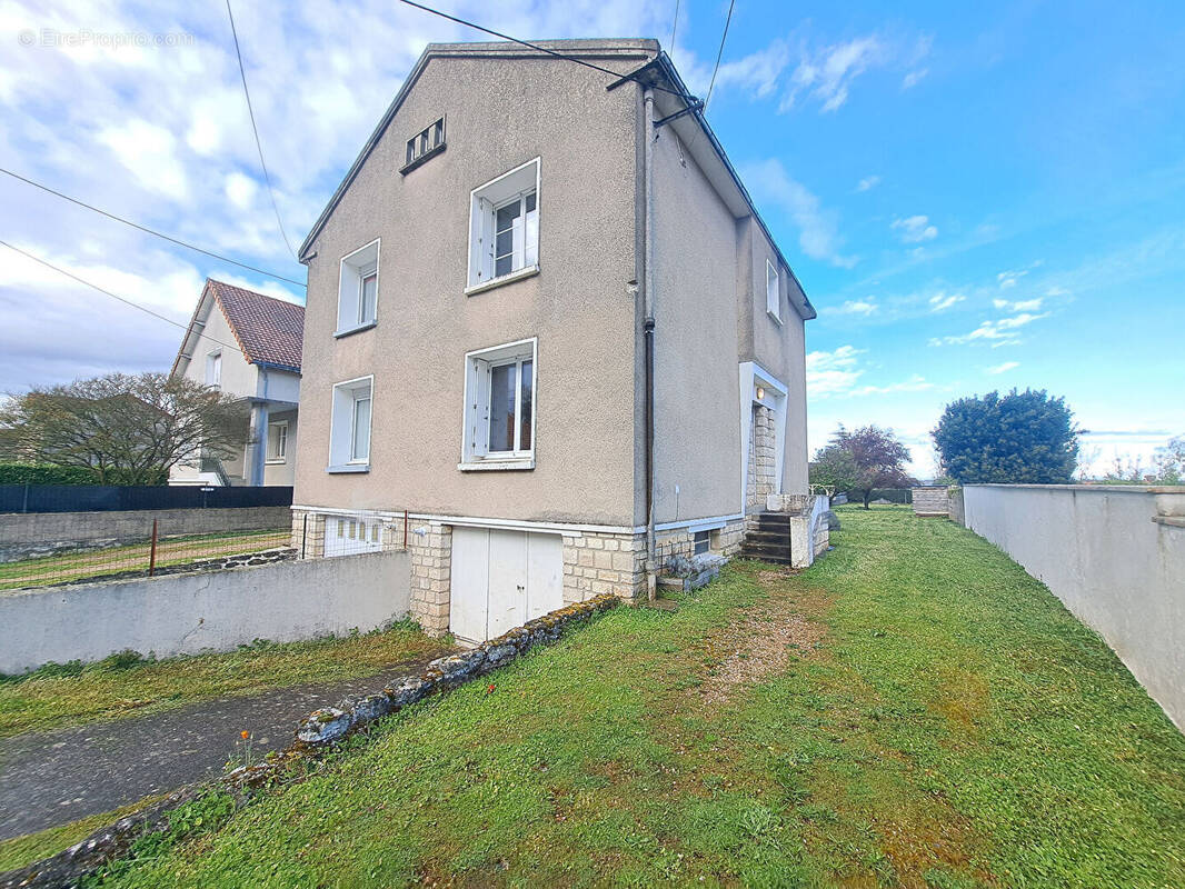 Maison à CHATELLERAULT