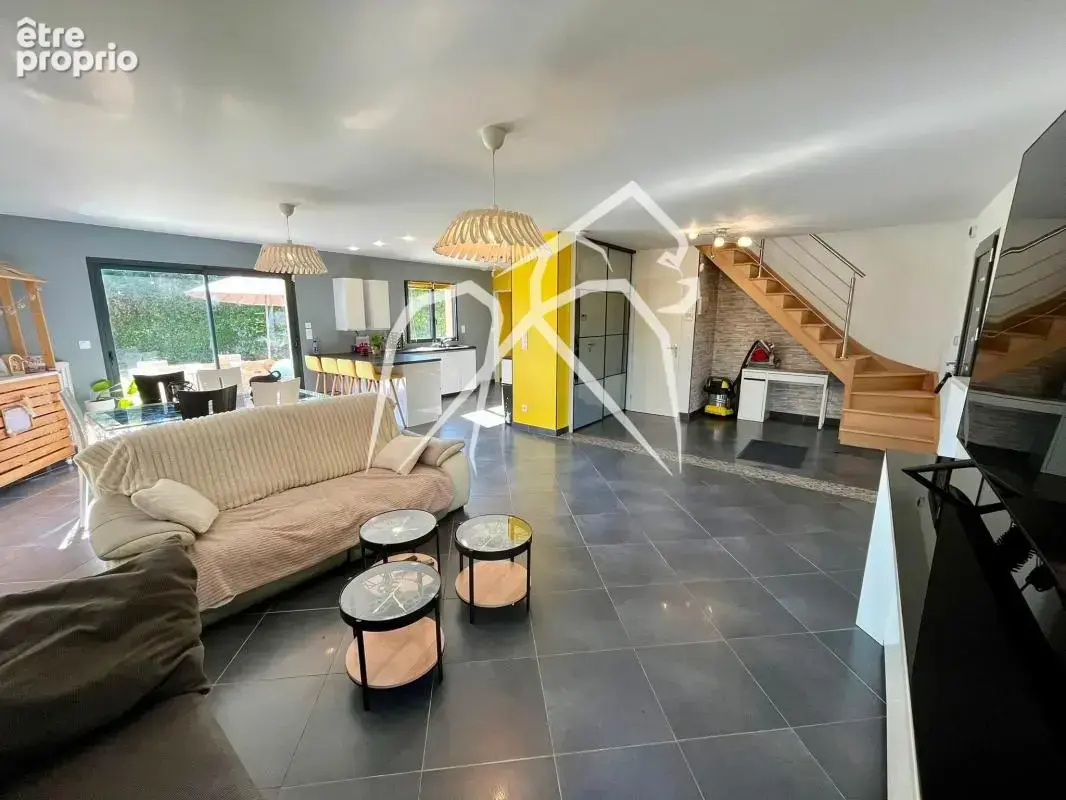 Maison individuelle 6 pièces  162 m²  Récente, au calme, avec terrasse, jardin et garage  BARENTIN 76360 - photo 4