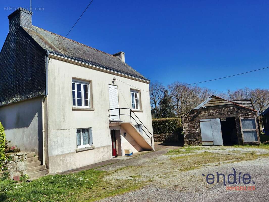 Ensemble immobilier de caractère avec dépendances et prairies  Campagne morbihannaise - photo 2
