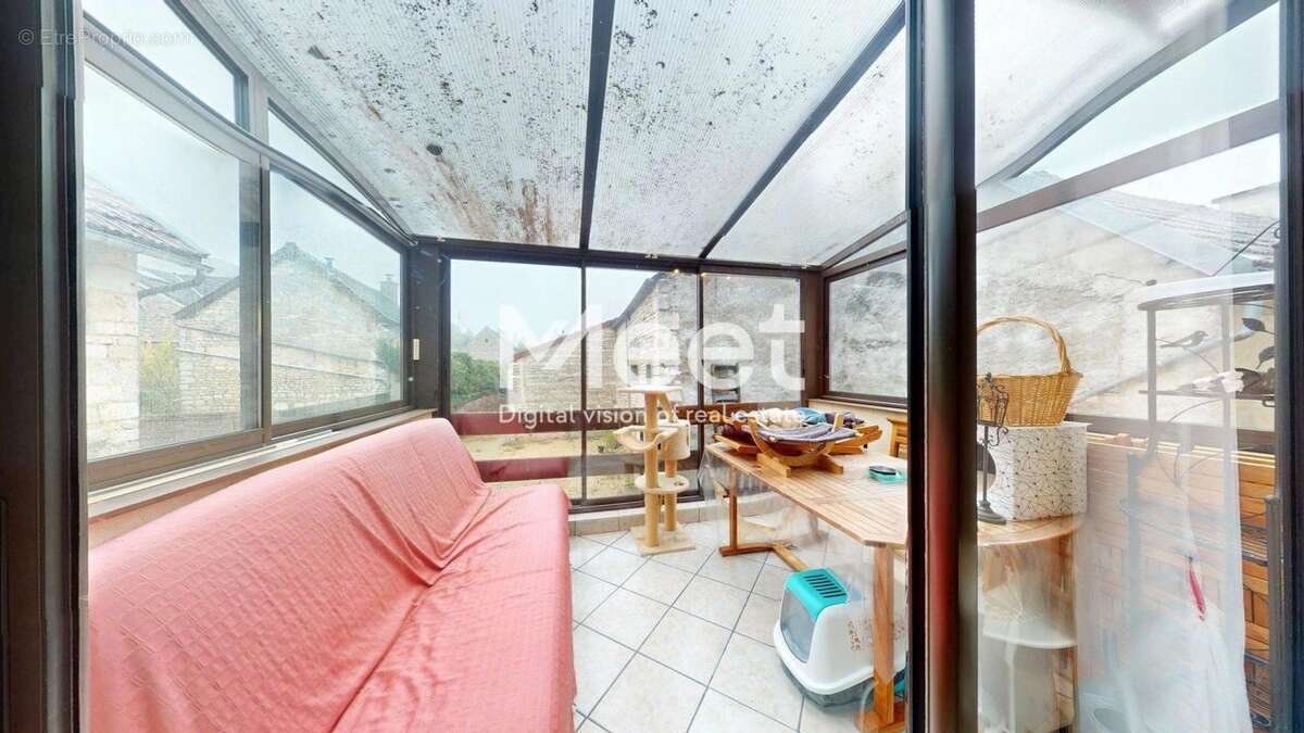 Maison à SAINT-MARTIN-SUR-ARMANCON