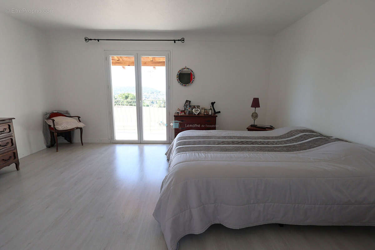 Maison Peymeinade 160 m² avec terrain de 1080 m² - photo 15