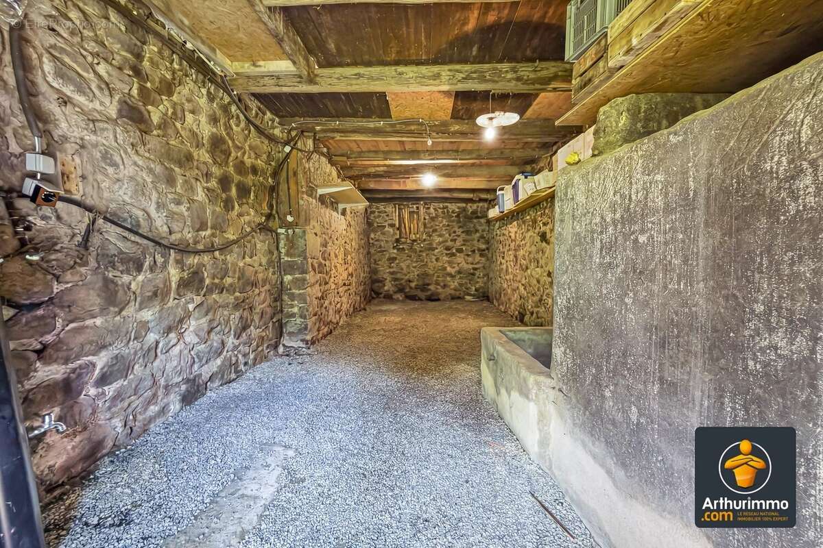 Maison à LE CRESTET