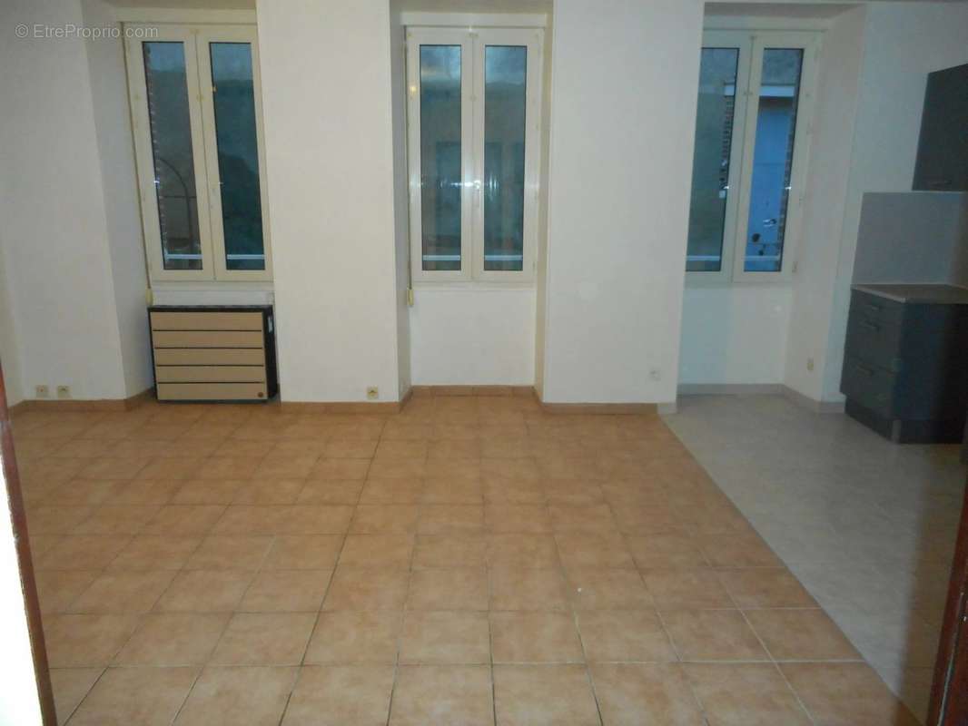 Appartement à BRIENON-SUR-ARMANCON