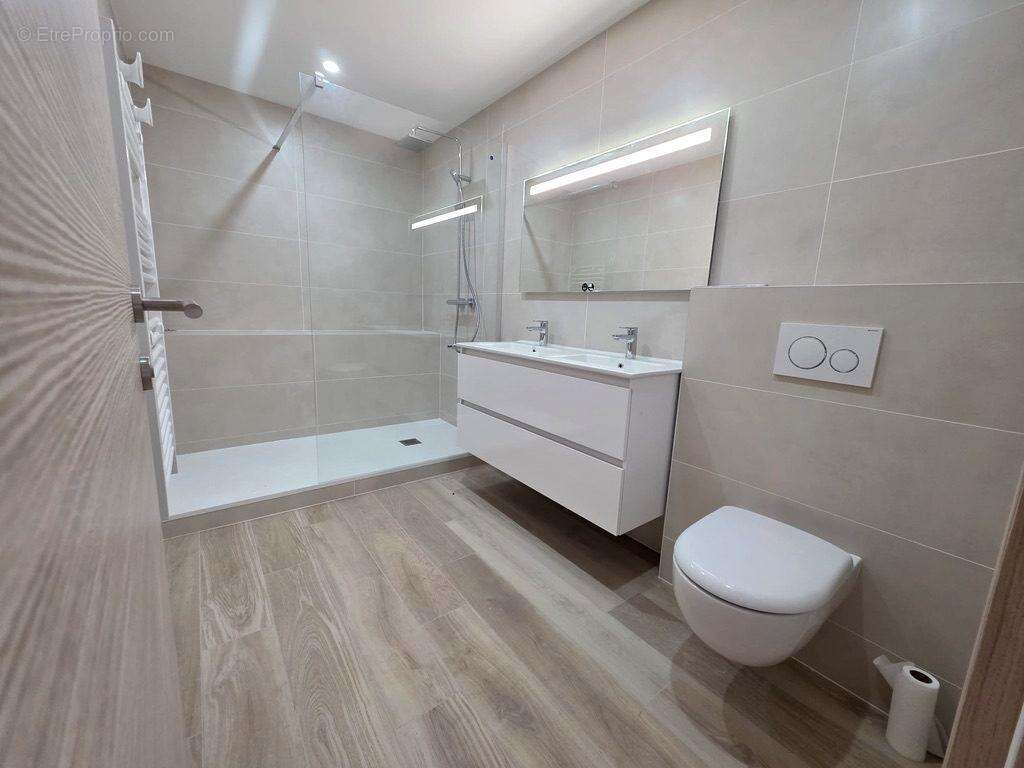 Appartement à YENNE