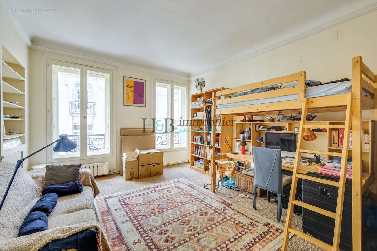 Appartement à PARIS-9E