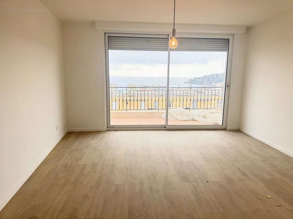 Appartement à ROQUEBRUNE-CAP-MARTIN