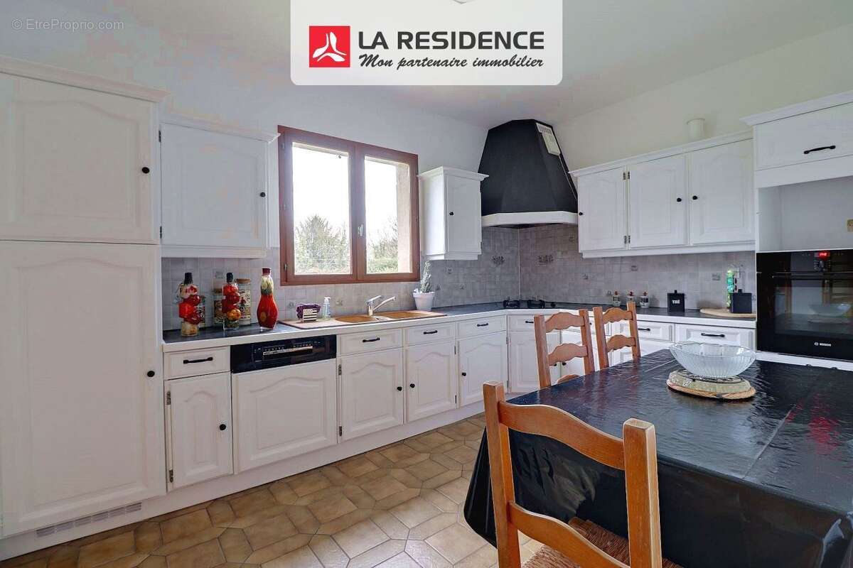 Maison à L&#039;ETANG-LA-VILLE