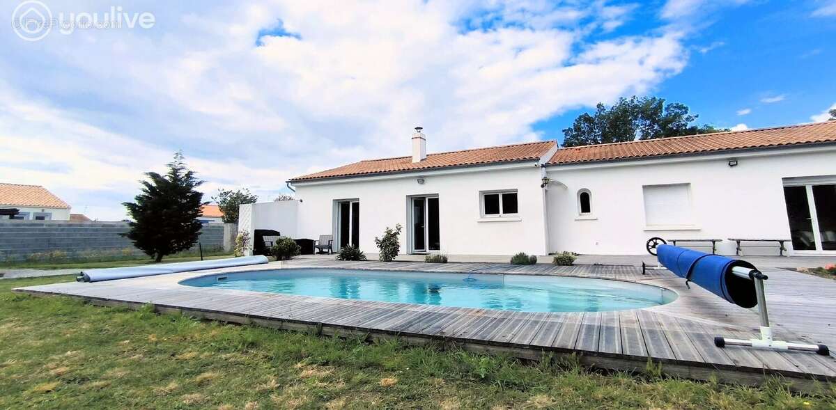 Maison à BOUIN