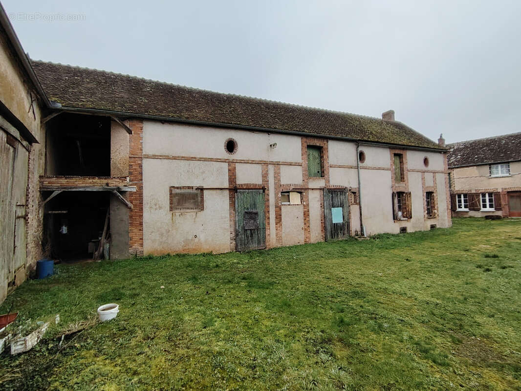 Maison à SAINT-SEROTIN