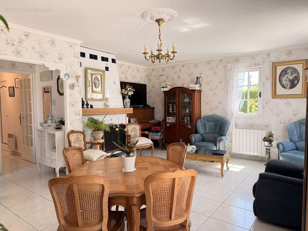 Maison 95 m² à Thaims  - photo 5