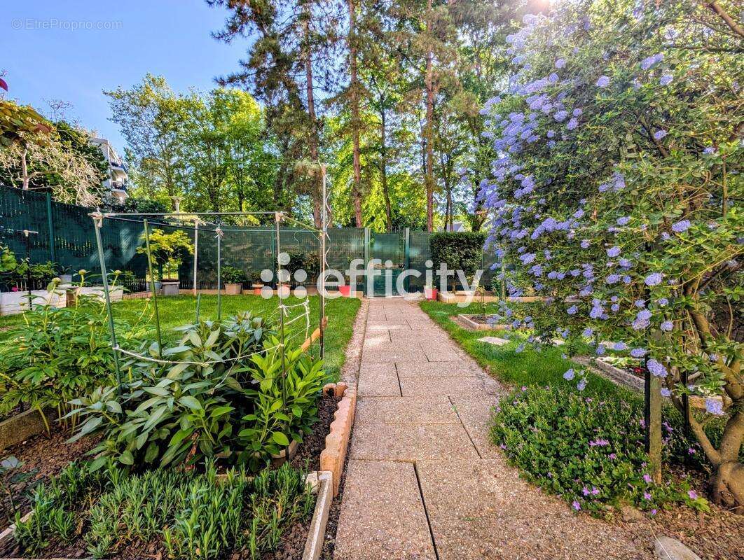 Appartement à ENGHIEN-LES-BAINS